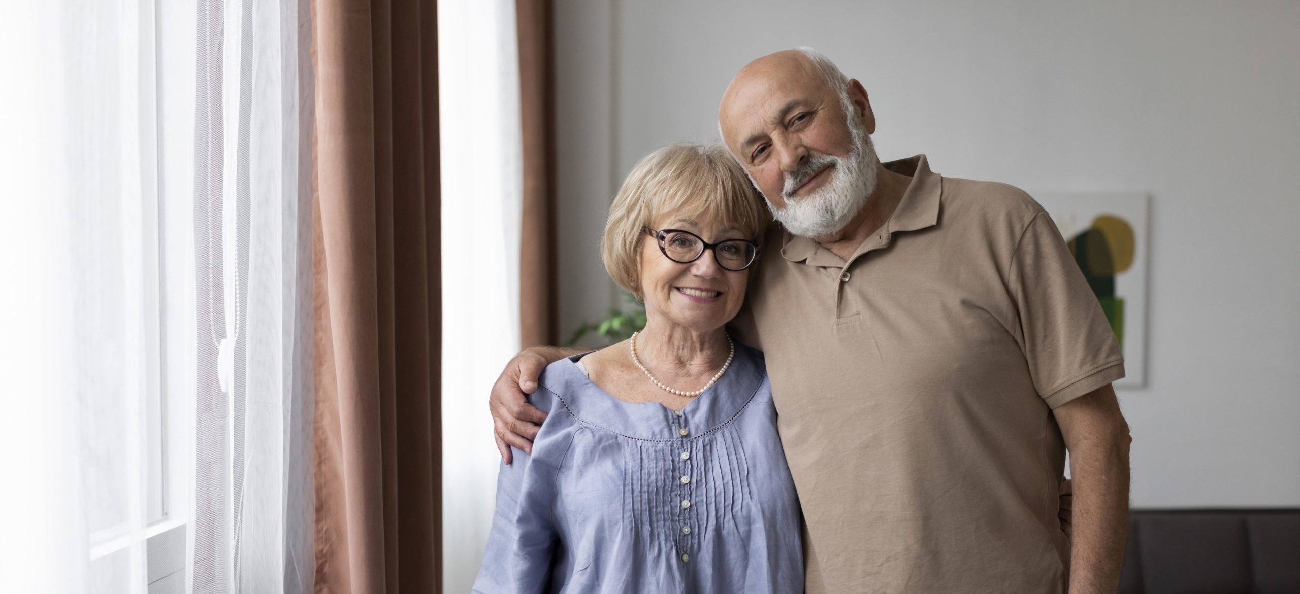 Imagen principal del artículo: AGECO estrena tarjeta postal en el Mes de la Persona Adulta Mayor