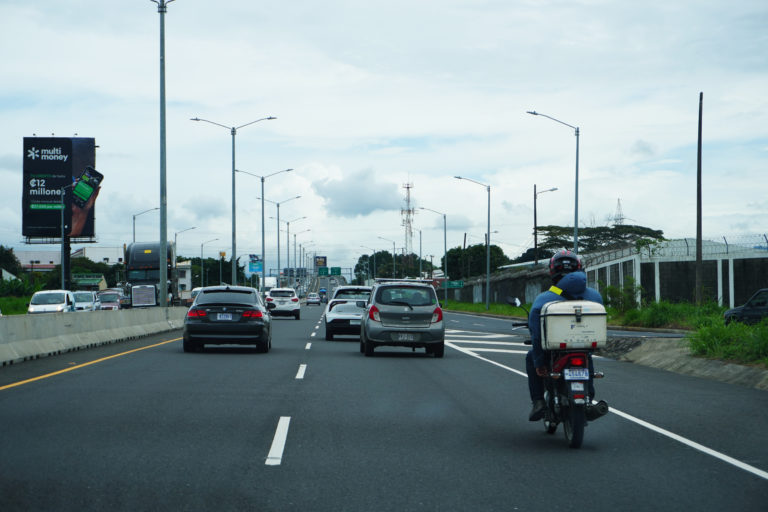 Sugese aprueba incremento promedio del 4,59% en tarifas del Seguro Obligatorio Automotor para marchamo 2025