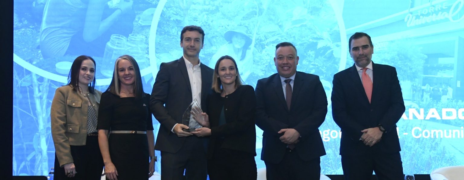 Imagen principal del artículo: Portafolio Inmobiliario recibe cuatro reconocimientos en una semana