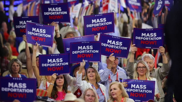 Trump confirma plan para declarar emergencia nacional y usar al ejército en deportaciones masivas