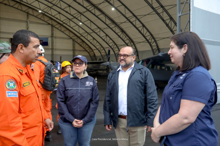 Alerta roja en el Pacífico, clases suspendidas hasta el viernes