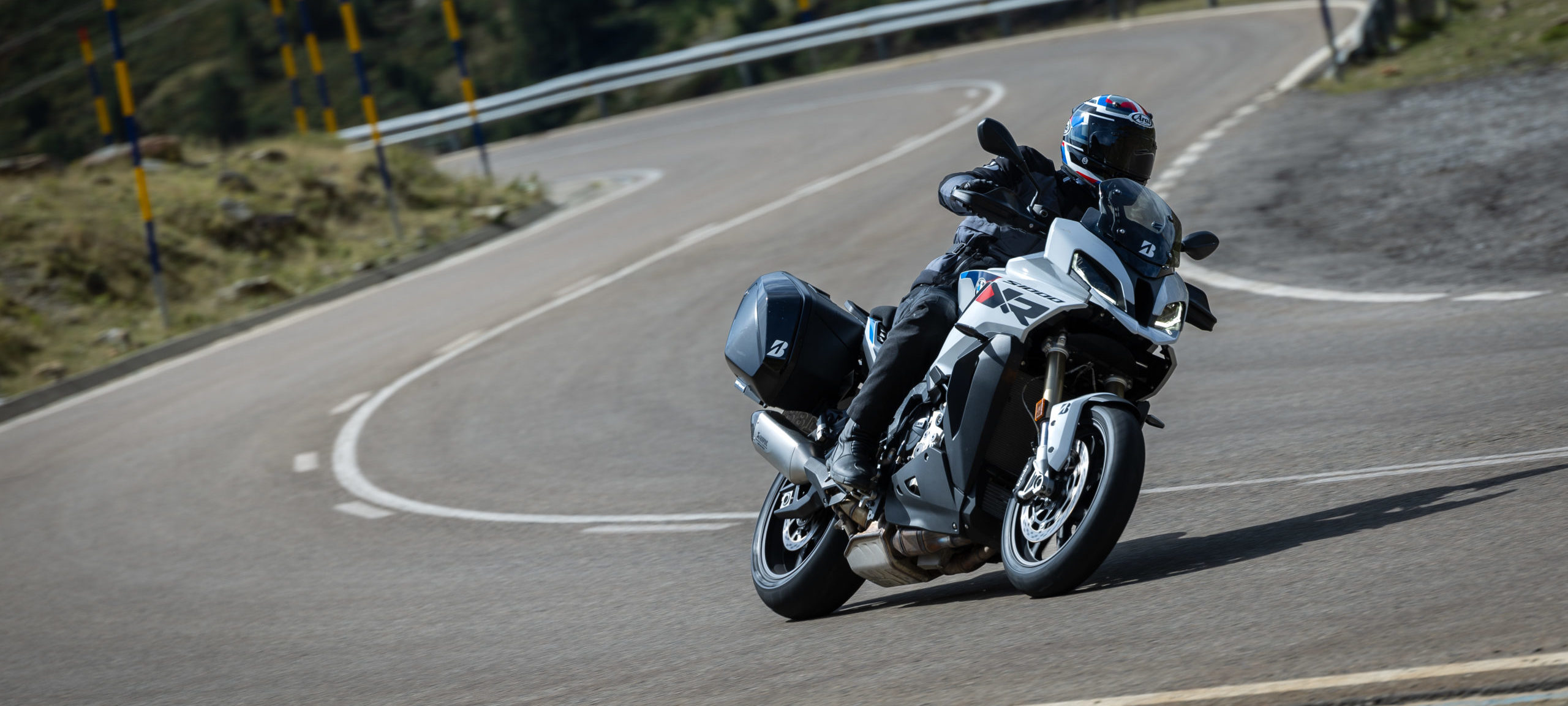 Imagen principal del artículo: Bridgestone anuncia lanzamiento de las llantas BATTLAX SPORT TOURING T33