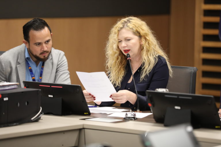 Diputada exige disculpa de exvicepresidente de Colombia por comentarios "ofensivos" sobre relación con Huawei