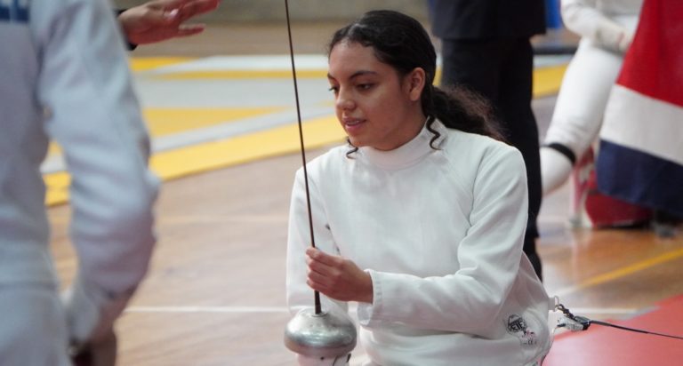 Esgrimista tica Luna Mia Fernández alcanzó el puesto 12 en la Copa Mundo de Espada Juvenil 2024