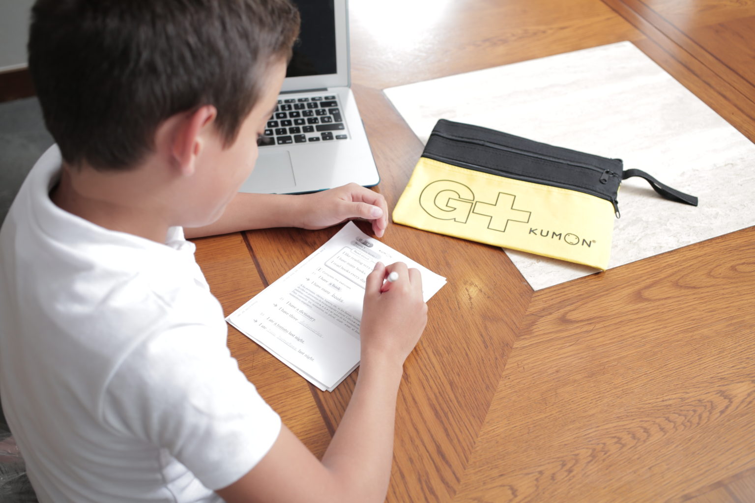 Imagen principal del artículo: Tendencias Educativas 2025: Kumon impulsa el aprendizaje autónomo y el uso de tecnología inteligente