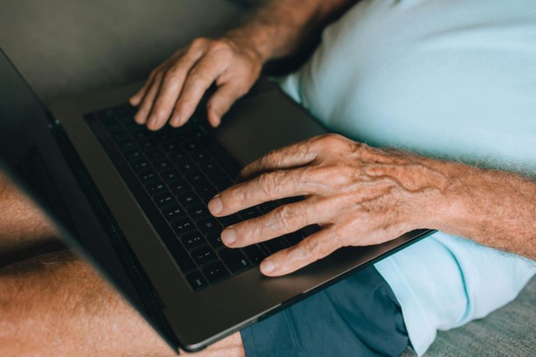 Un paso contra las estafas a adultos mayores y personas con discapacidad cognitiva