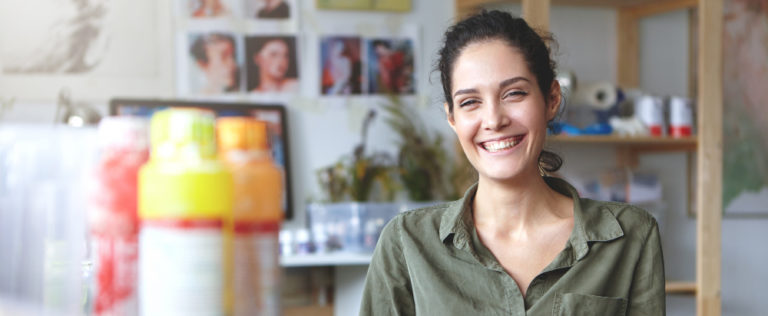 Habilitan convocatoria del programa "Constelar" para emprendimientos STEM liderados por mujeres