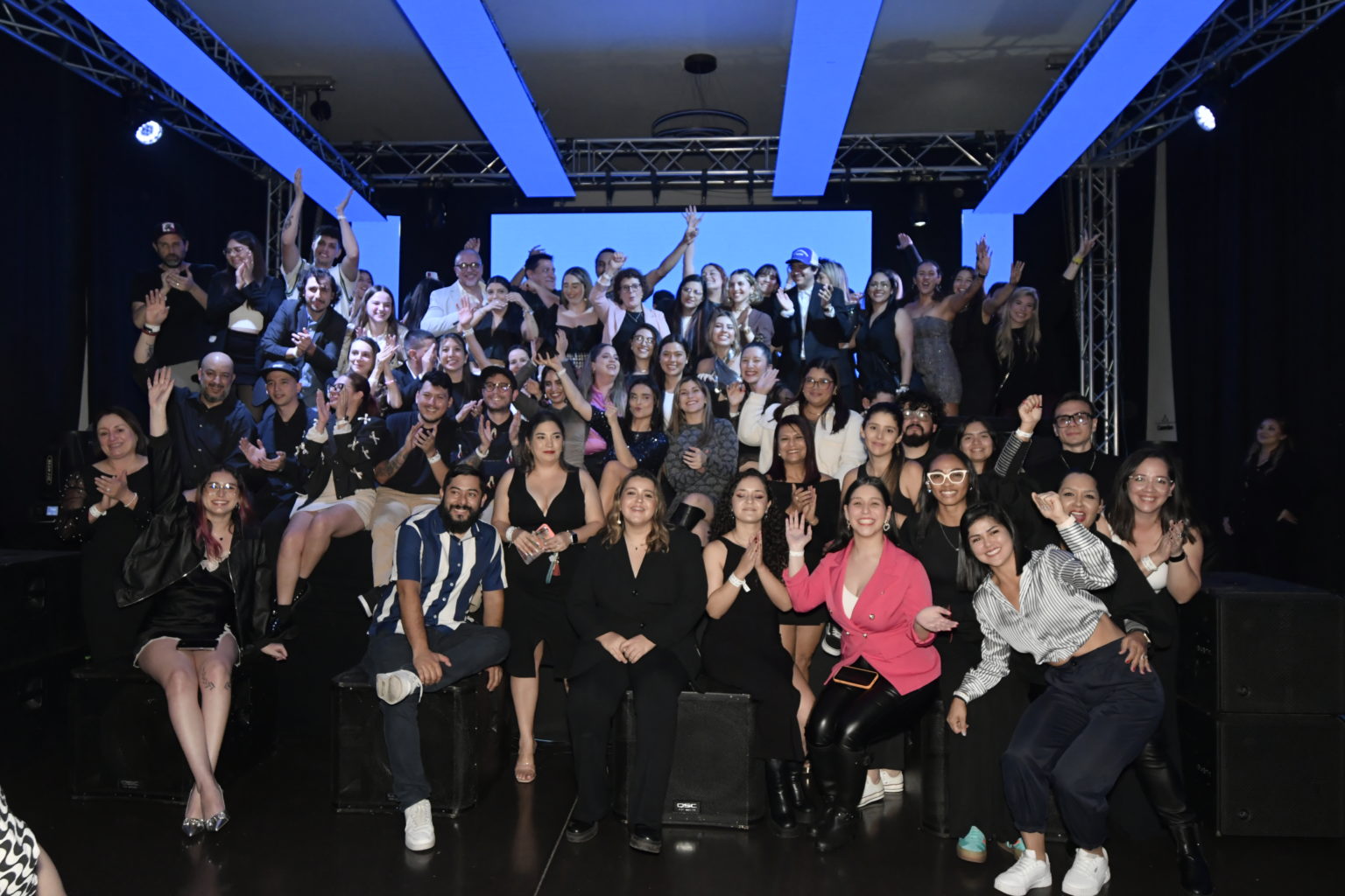 Imagen principal del artículo: Festival Volcán celebró su edición 21° con jurado y expositores internacionales de lujo