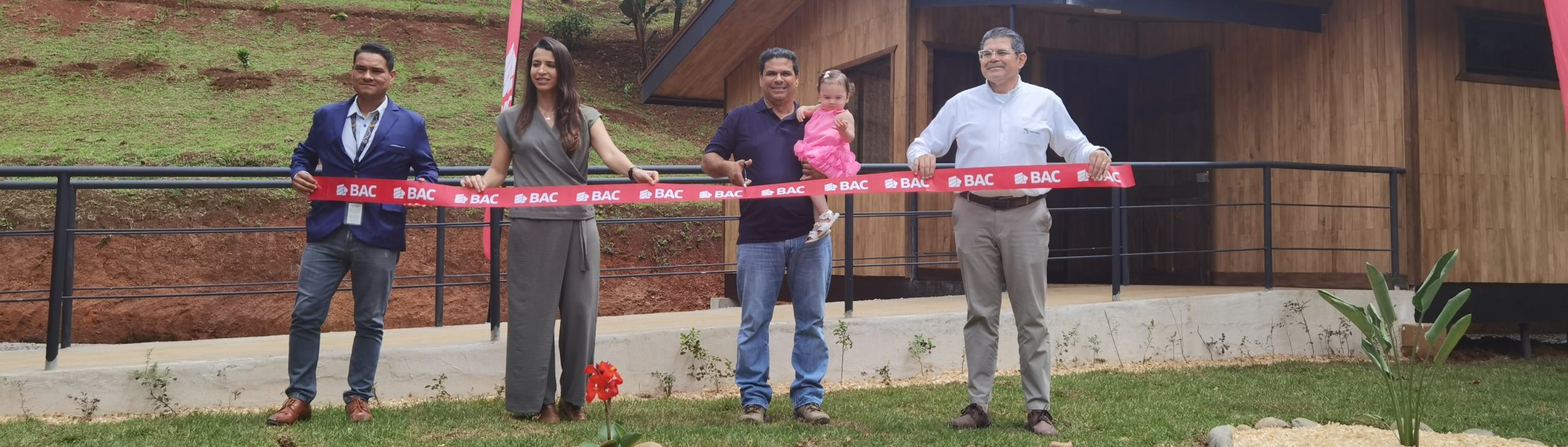 Imagen principal del artículo: Vecinos de Pacuarito de Pérez Zeledón están listos para recibir turistas