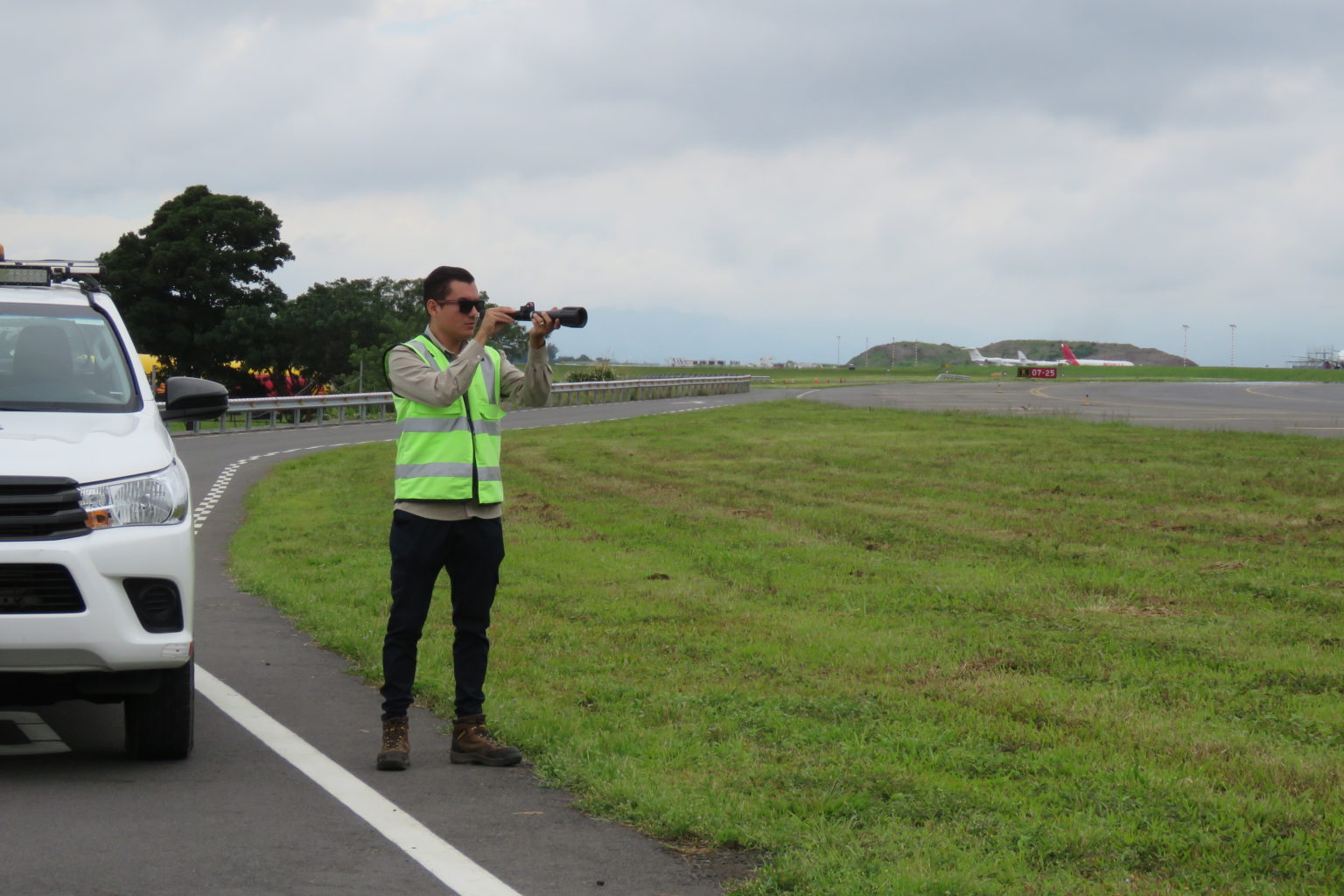Imagen principal del artículo: AERIS implementa innovador programa de monitoreo y control de fauna para reforzar seguridad del AIJS