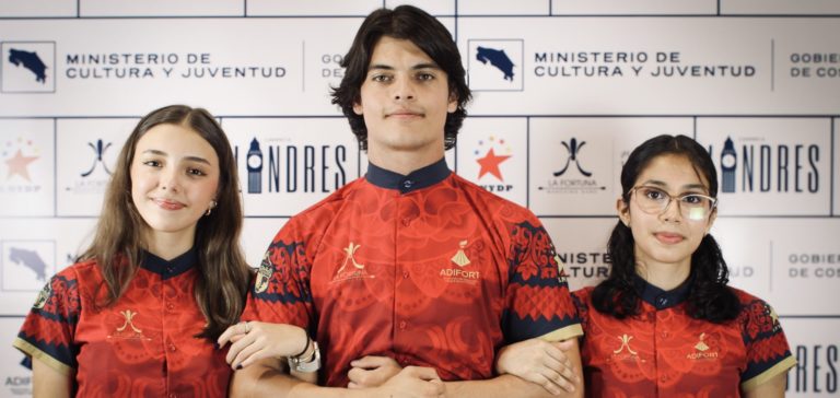 Banda Comunal de La Fortuna presenta nuevo uniforme que lucirá en el Desfile de Año Nuevo en Londres 2025