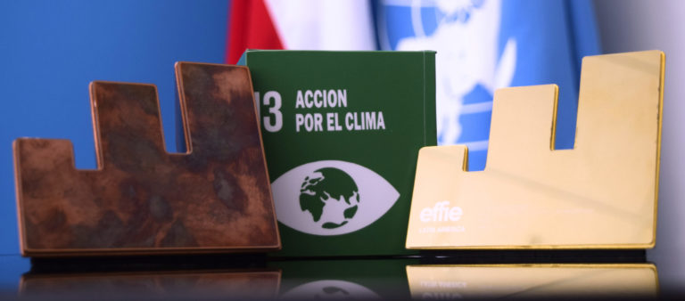 Campaña "La Métrica Embotellada" obtiene dos premios Effie LATAM