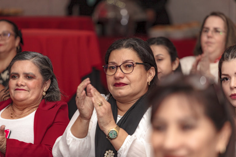 Más de 80 mujeres se graduaron del Programa Mujeres ON de Coca-Cola FEMSA Costa Rica