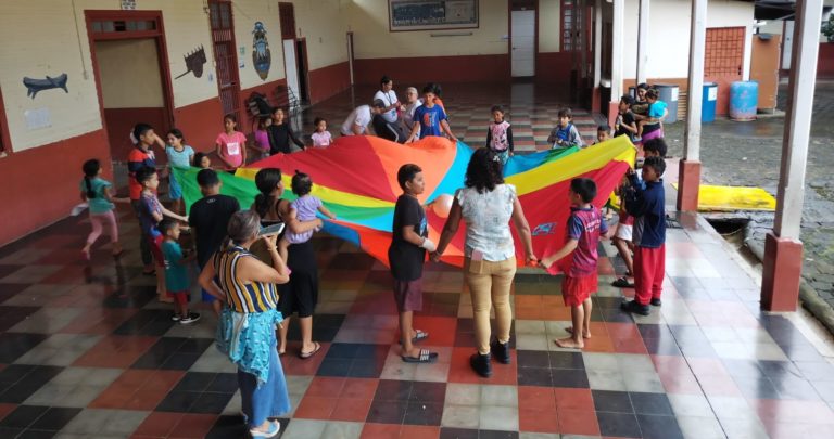 PANI refuerza acciones para atender a 332 menores de edad en albergues durante emergencia nacional