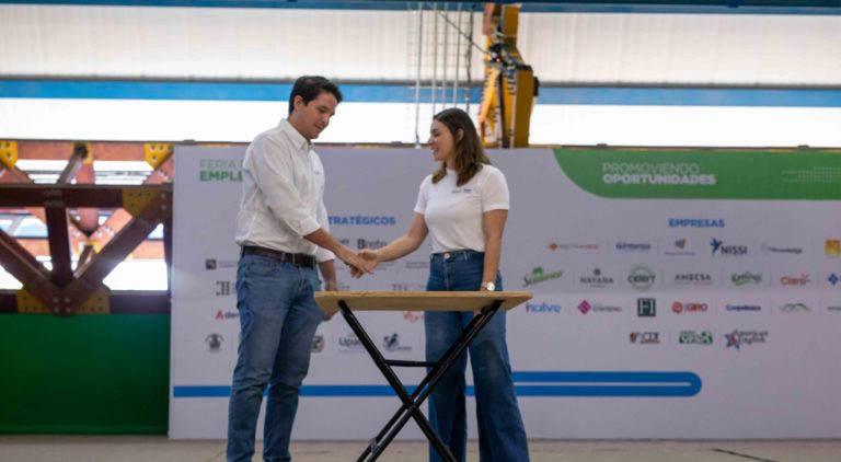 Procomer y Caricaco se unen para formar a 120 jóvenes en áreas de alta demanda laboral