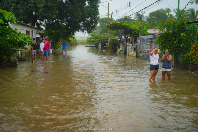CNE reduce nivel de alertas por lluvias tras debilitamiento de depresión tropical Sara