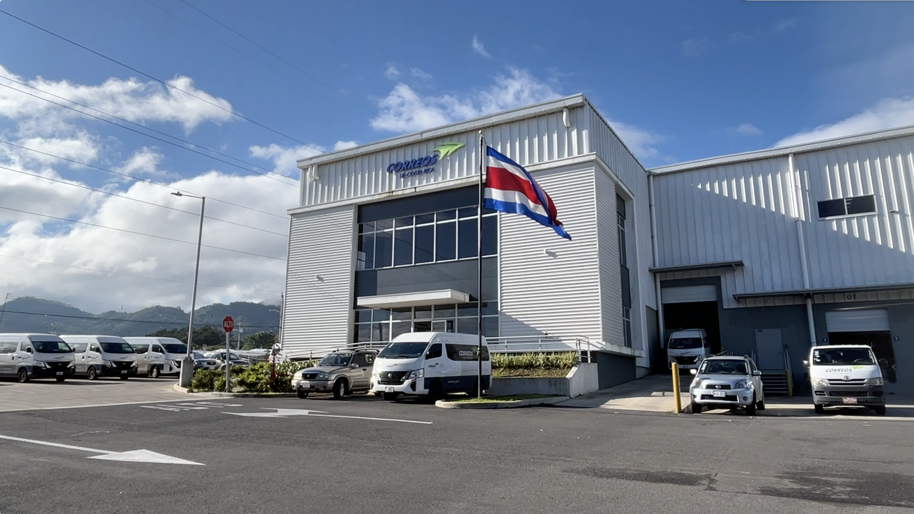 Imagen principal del artículo: INCAE y Correos de Costa Rica se unen para impulsar el desarrollo empresarial