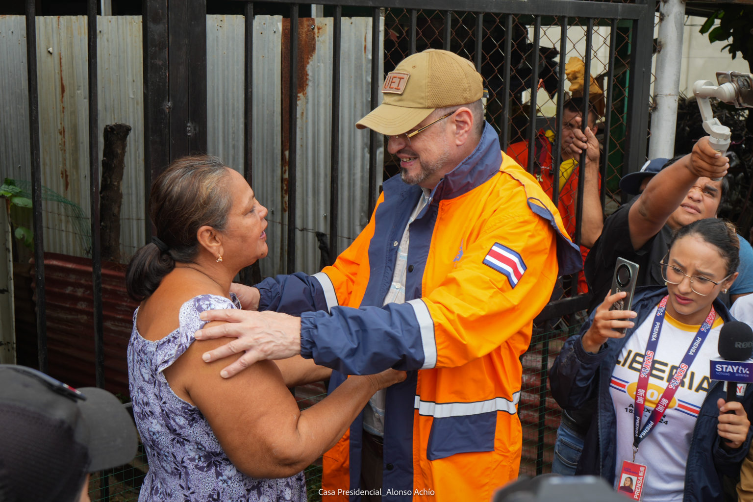 Imagen principal del artículo: Populismo en tiempos de crisis: una mirada a la visita de Rodrigo Chaves Robles a la Zona Sur