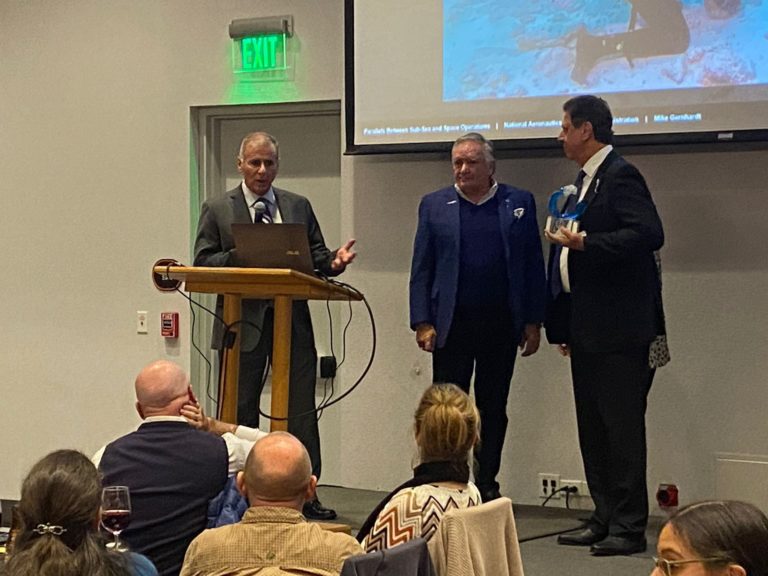 Ministro de Ambiente, Franz Tattenbach, gana designación internacional de "defensor de los Océanos año 2024"