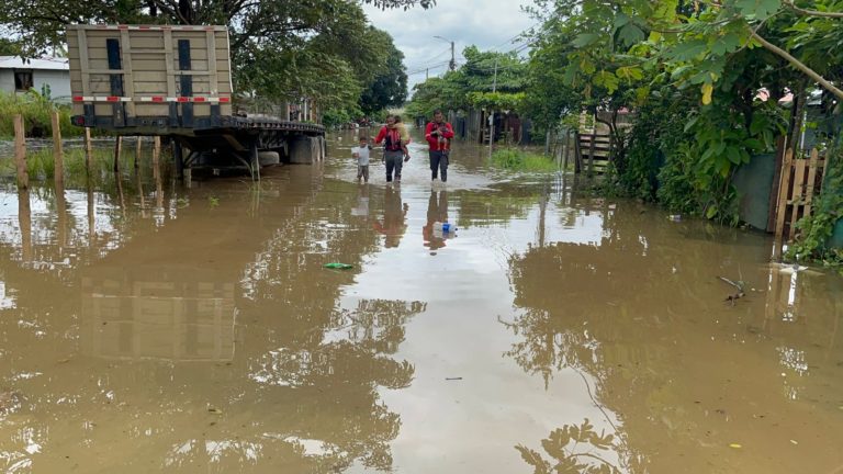 Intensas lluvias de este jueves dejan 62 inundaciones, un niño fallecido y una mujer desaparecida