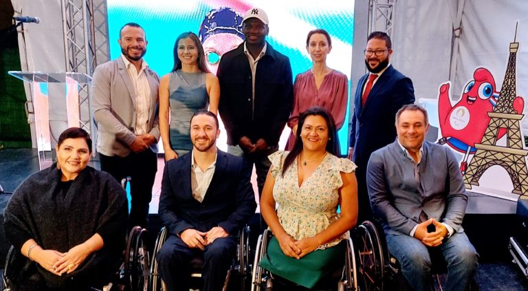 Francia rinde homenaje a Sherman Güity y a los atletas costarricenses que partciparon en París 2024