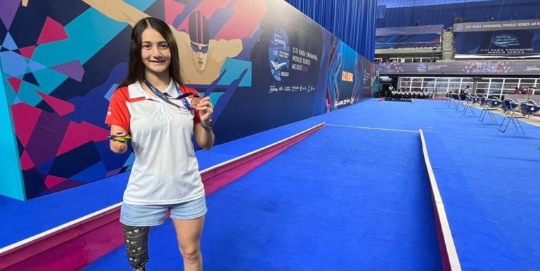 Turrialbeña Ariana Coto gana medalla de bronce en la Serie Mundial de Paranatación en México