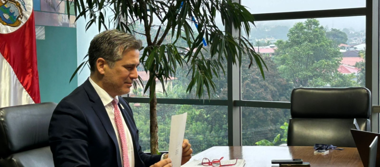 Costa Rica firma acuerdo que apunta a la sostenibilidad por medio del comercio