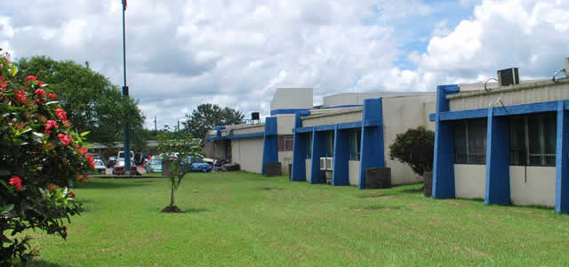 Defensoría señala que Hospital de Ciudad Neily requiere de mejoras urgentes en personal, equipamiento e infraestructura