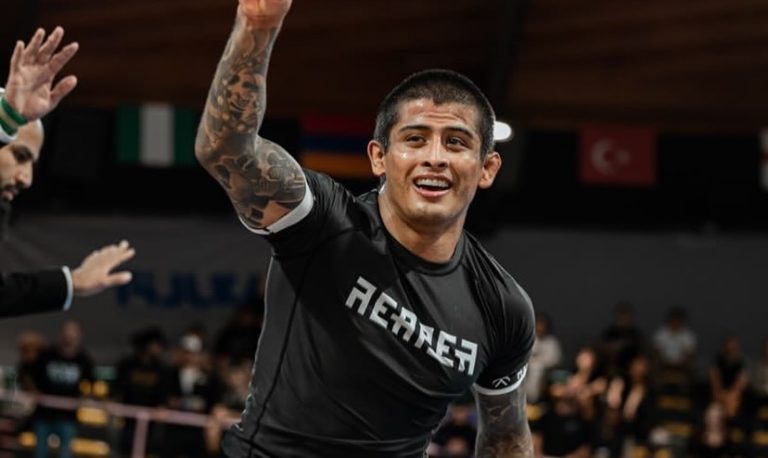 Atleta tico de jiu-jitsu Julián Espinosa se proclama subcampeón mundial sin kimono en Estados Unidos