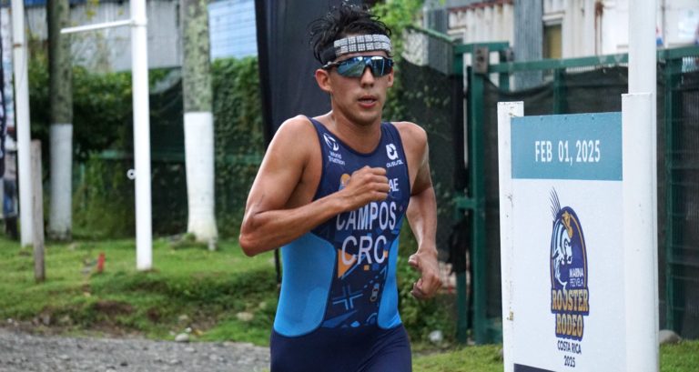 Por quinto año consecutivo, el joven Álvaro Campos gana la Serie Triatlón Costa Rica