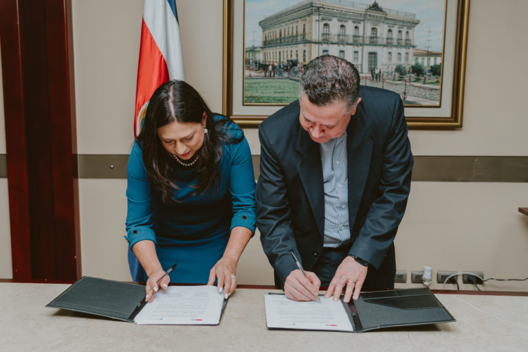 Más de 900 mil beneficiarios de Fonatel recibirán programa de educación financiera