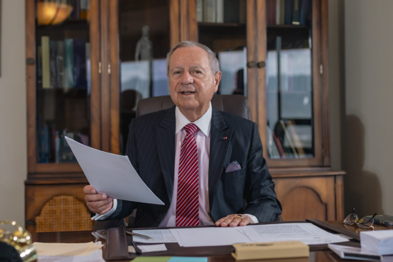 PLN ya tiene 2 "precandidaturas", Sinart se juega sus últimas cartas