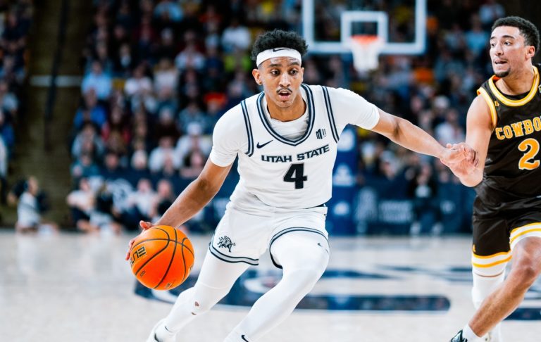 Tico Ian Martínez rompe la barrera de los 1000 puntos en el baloncesto universitario de Estados Unidos
