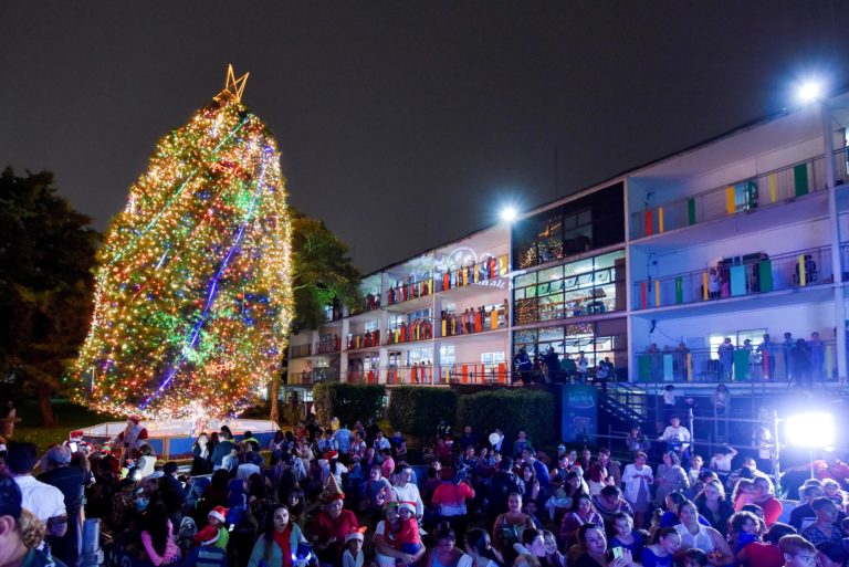 Hospital Nacional de Niños se prepara para el 60 aniversario de la iluminación de su árbol de Navidad