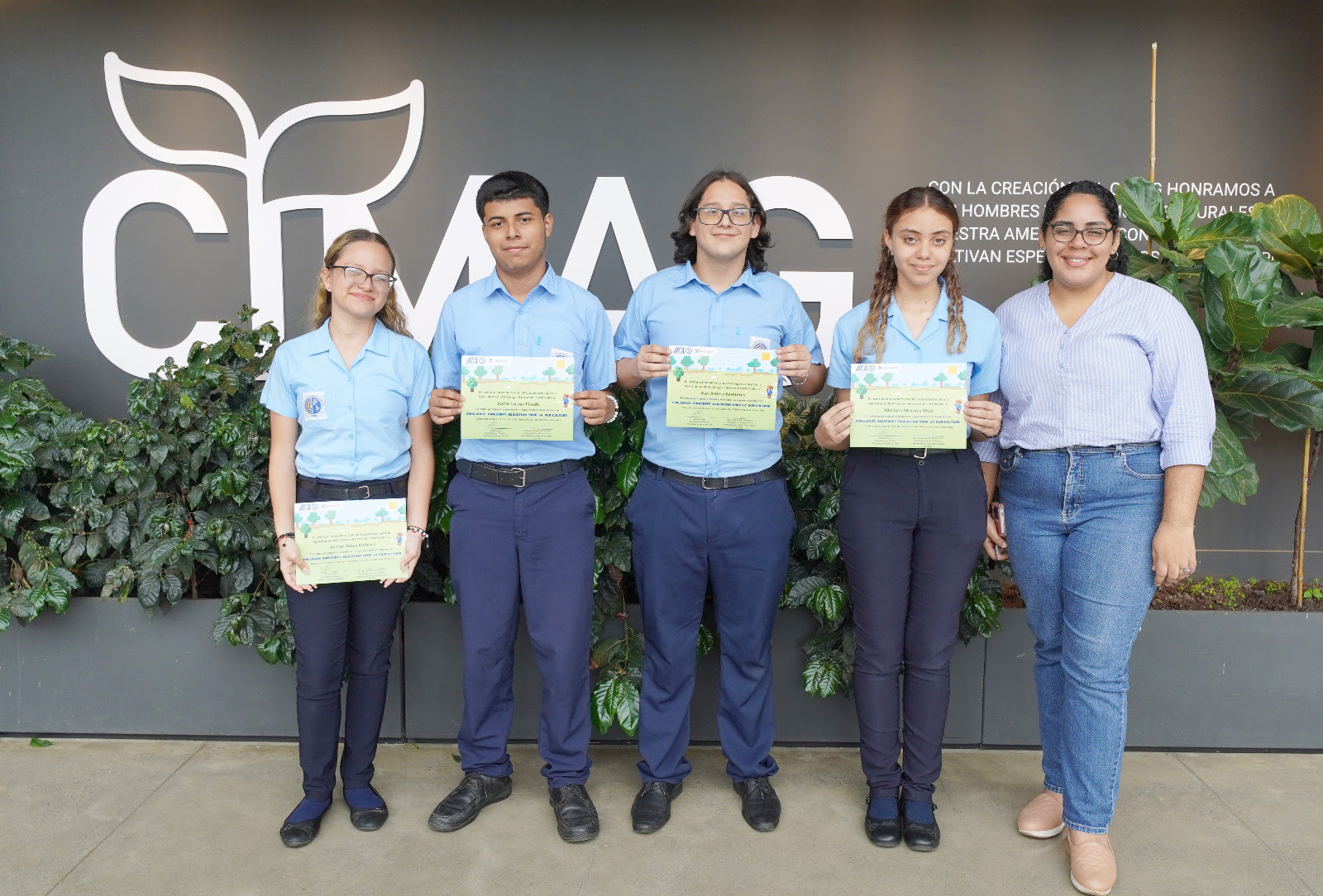 Imagen principal del artículo: Estudiantes de Limón ganan el Reto Minecraft Education con soluciones innovadoras para la agricultura sostenible