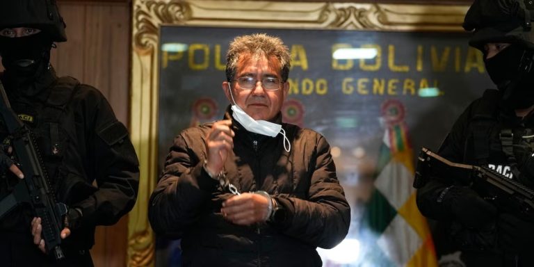 Exjefe antidrogas de Bolivia es extraditado a EE.UU. para enfrentar cargos de narcotráfico