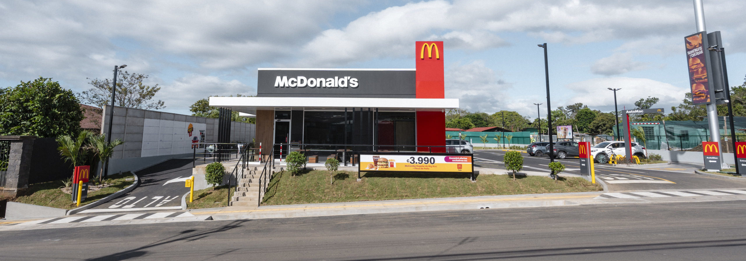 Imagen principal del artículo: McDonald’s abrirá su restaurante número once en Heredia: el primero con paneles solares en la provincia