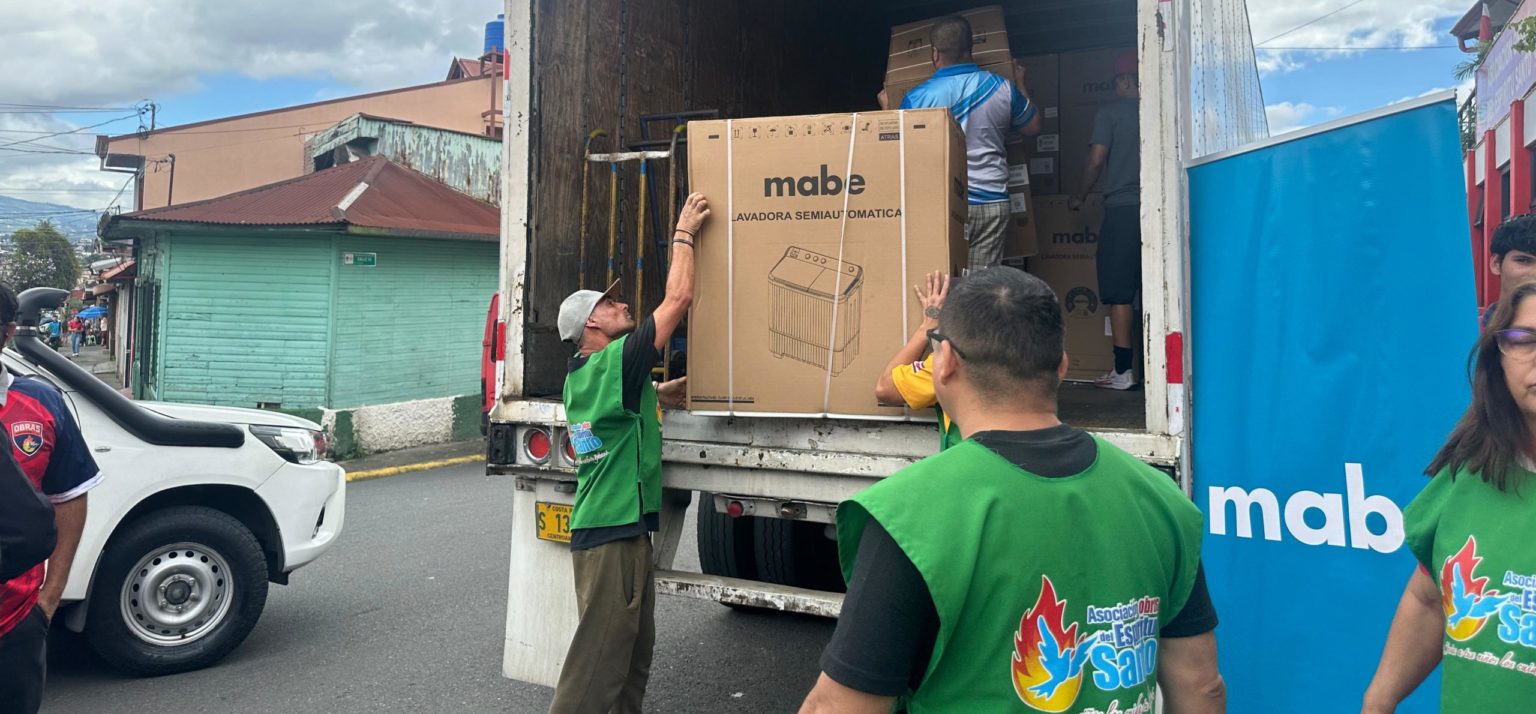 Imagen principal del artículo: 100 lavadoras serán entregadas a familias afectadas por las lluvias de noviembre