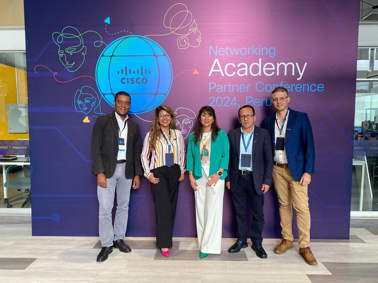 Imagen principal del artículo: CISCO premia labor del INA por llevar programas a miles de personas