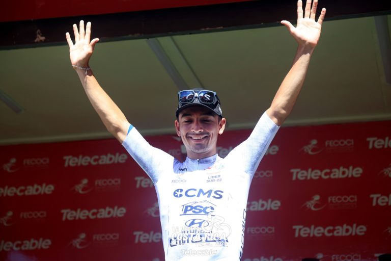 Ciclista tico Joseph Ramírez acecha el liderato de la Vuelta Internacional a Costa Rica 2024