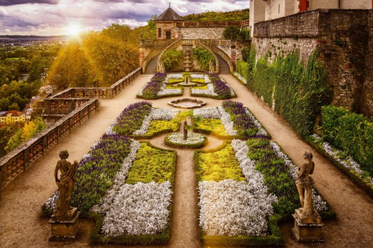 Utopías y metáforas: una Telaraña sobre jardines