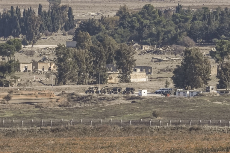 Israel invade el sur de Siria para crear una "zona de defensa libre de armas y amenazas terroristas"