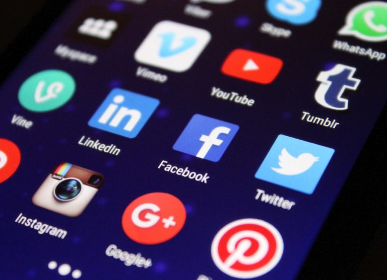 Aliados digitales: redes sociales y la lucha contra la desinformación electoral