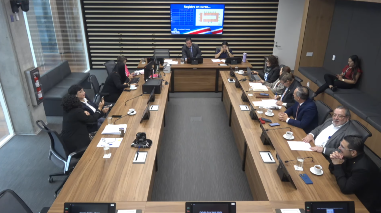 Comisión legislativa avala proyecto de jornadas 4x3 y Presidencia anuncia que impulsarán darle vía rápida