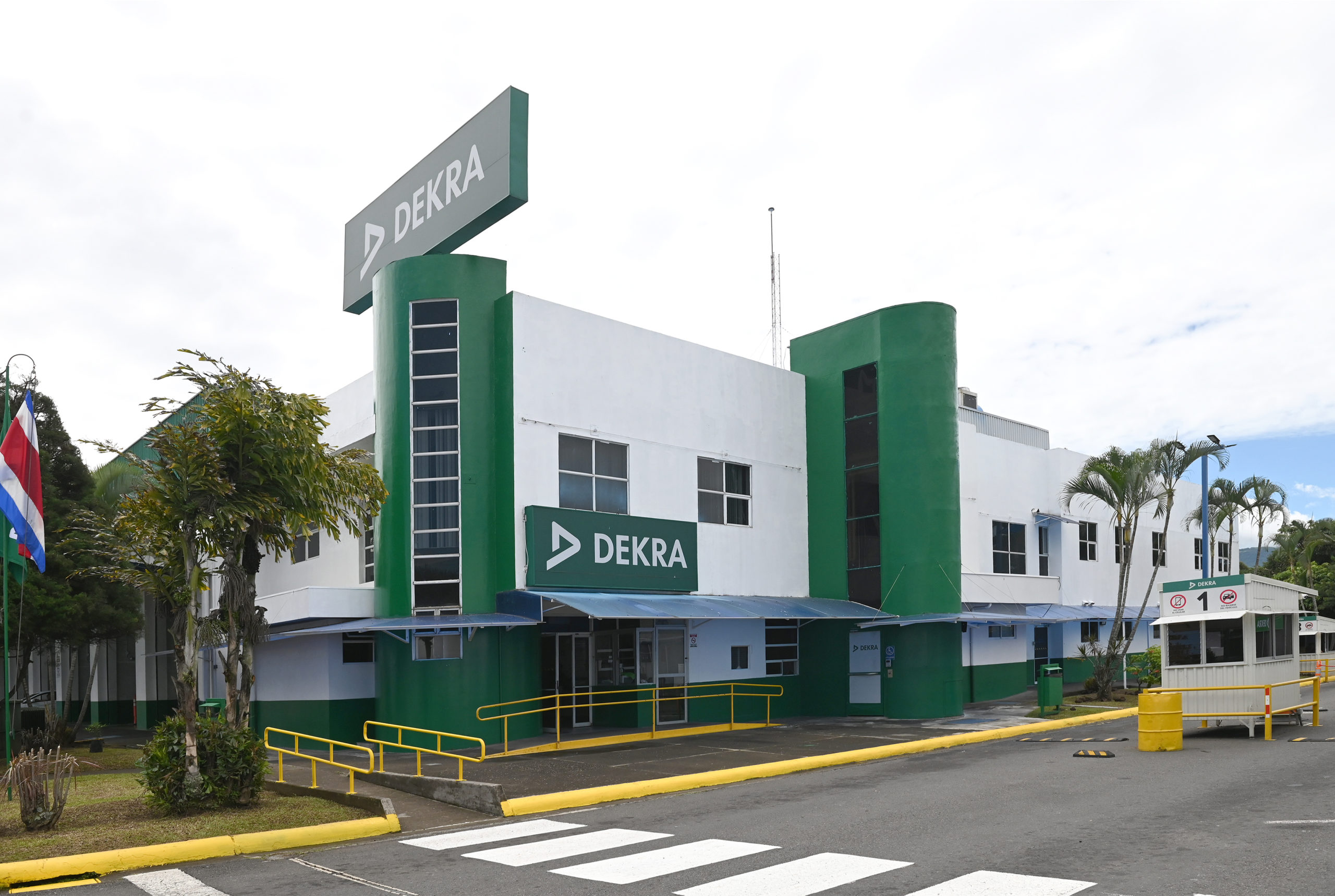 Imagen principal del artículo: DEKRA hace llamado a conductores para agendar a tiempo sus inspecciones vehiculares