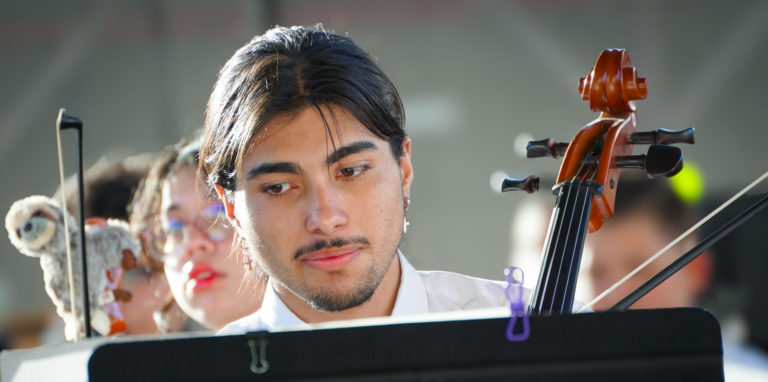 Chelista Dylan Monge fue galardonado con el Premio Joven Intérprete 2024