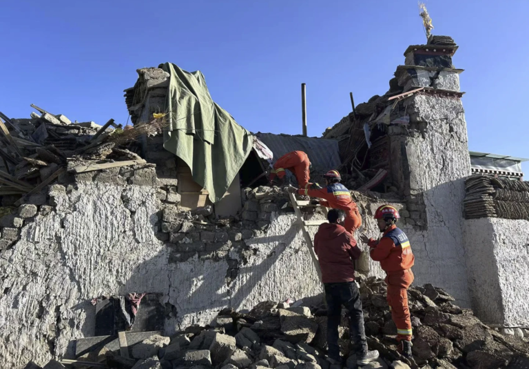 Terremoto en el Tíbet deja al menos 126 muertos y cientos de viviendas dañadas