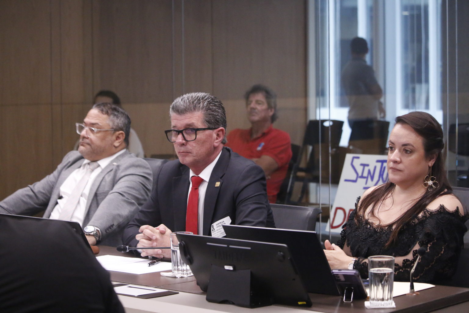 Imagen principal del artículo: Caso Gandoca: Procurador general advierte de posible demanda contra el Inder y señala "posturas agresivas" del Minae