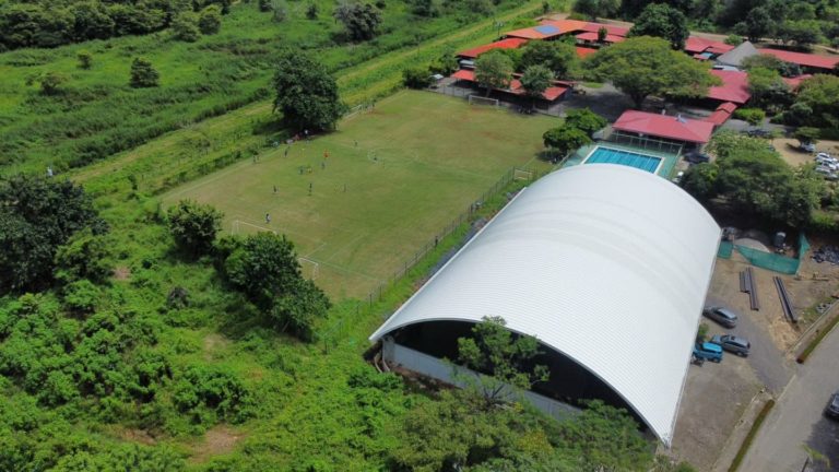 La Paz Community School inaugura la "Arena La Paz", un nuevo espacio para el deporte y la cultura en Guanacaste