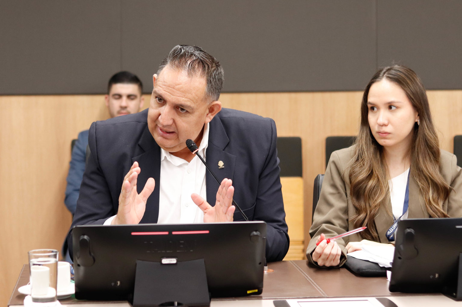 Imagen principal del artículo: Bojorges tienta la suerte, Cindy Quesada se aferra a su puesto